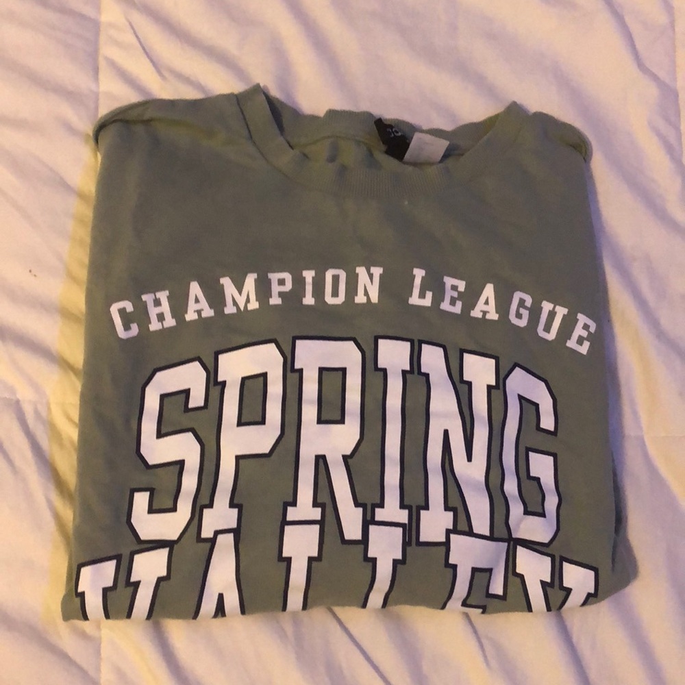 Spring Valley light crewneck